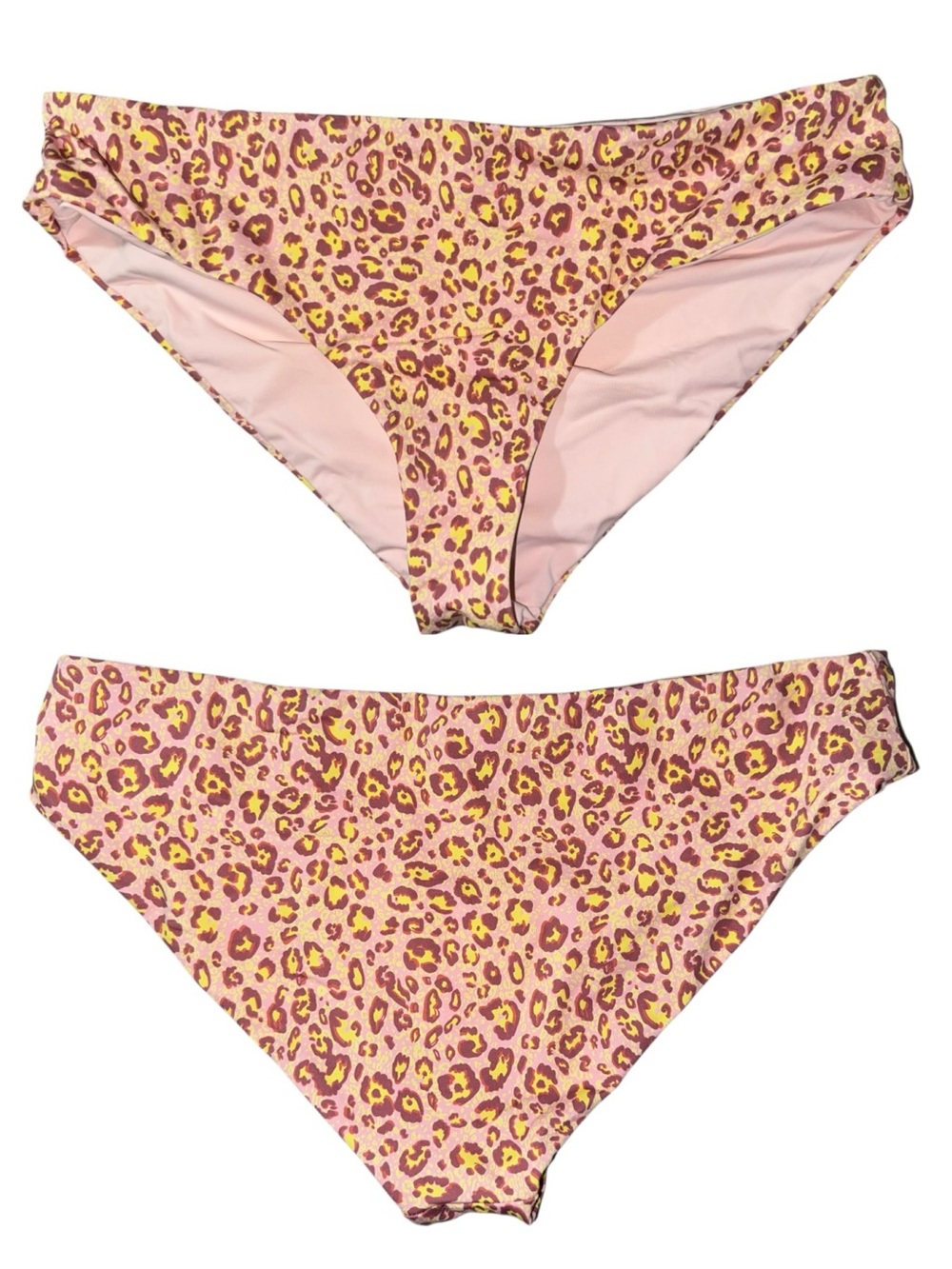 DIPPIN’ DAISY’S Reversible Pink Leopard Print Bikini Bottoms Size Small
